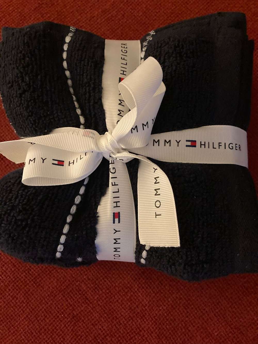 Tommy Hilfiger 4 Piece Set of Navy Washcloths